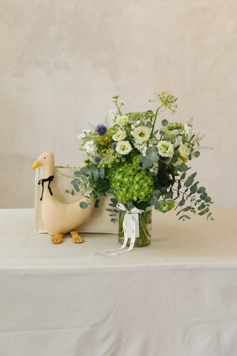 Bolsa de flores para recibir al nuevo bebé. Pack blanco