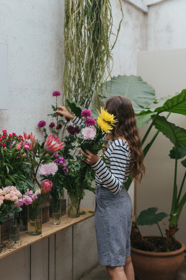 Taller de arreglos florales en jarrón